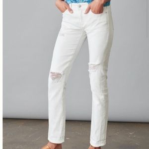 Anthropologie Pilcro Slim Boyfriend white jeans. Excellent condition. Size 27